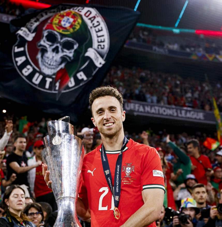 Futbol dünyası şokta: Diogo Jota kardeşiyle birlikte yaşamını yitirdi...